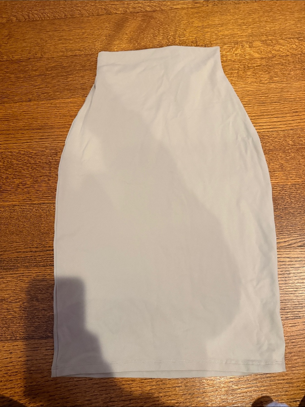 Women’s fitted midi skirt